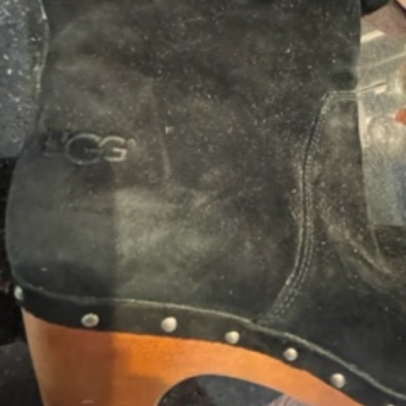 UGG Boots - Picture 2 of 5